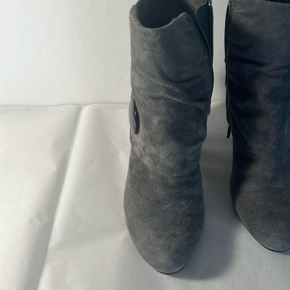 Vaneli Jessica Grey Suede Ankle Booties - Picture 2 of 7